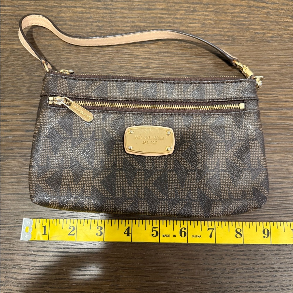 Michael Kors Brown Jet Set signature Wristlet